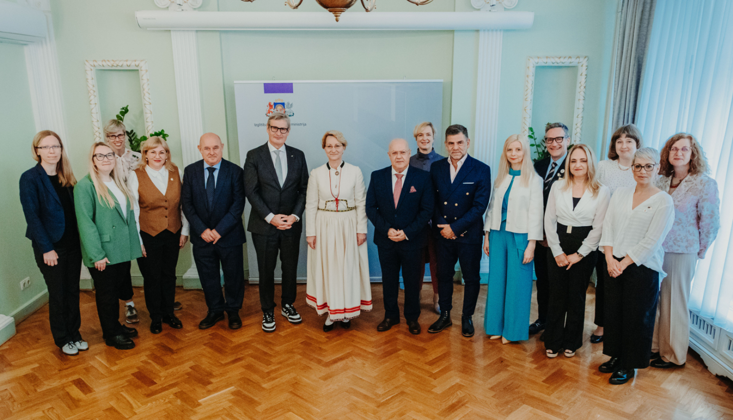 Kopbilde no Eiropas Skolu prezidentūras pārņemšanas sanāksmes