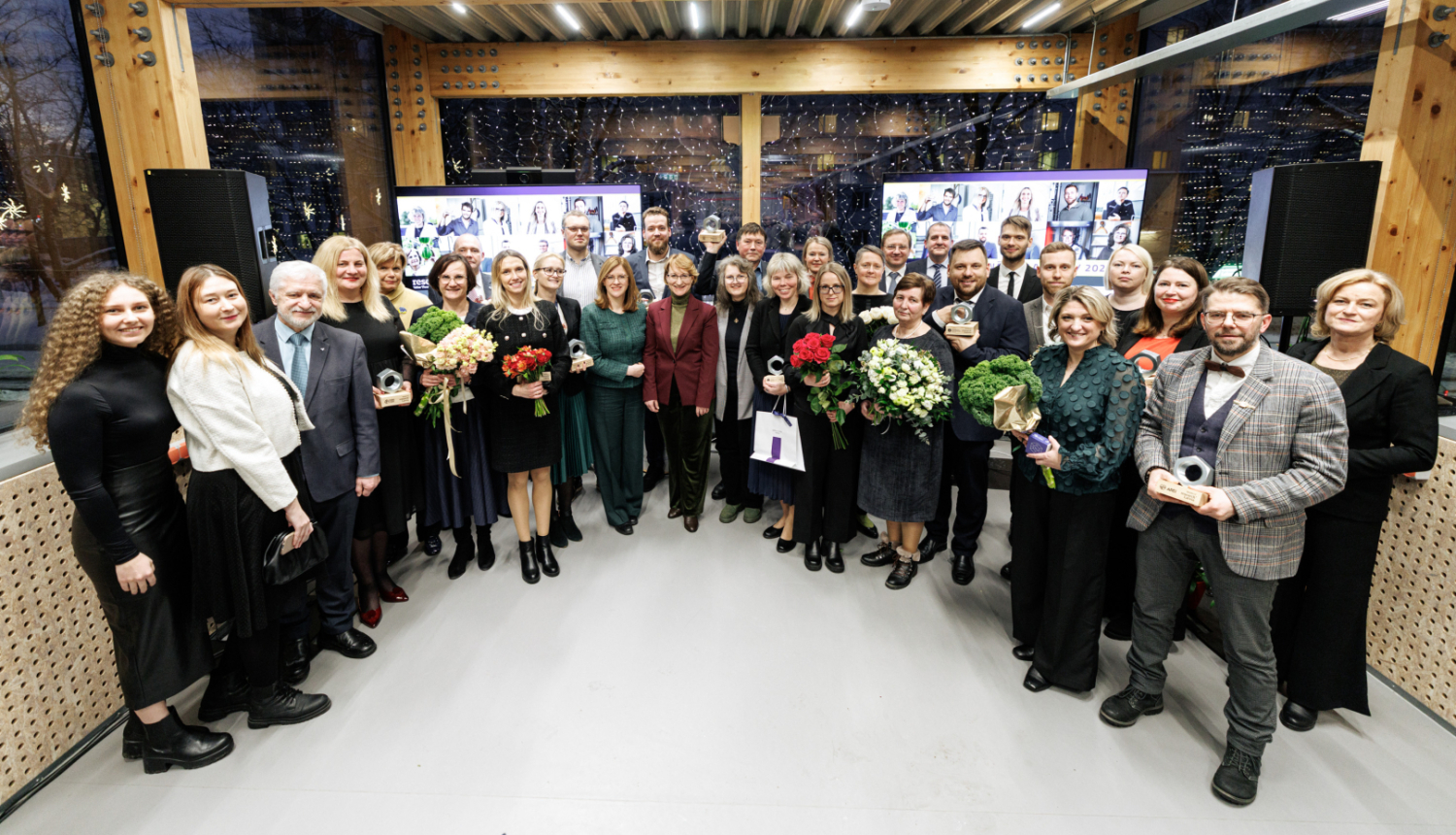 Kalendāra un ceļojošā izstādes "Zinātne Latvijai 2026" cilvēku kopbilde