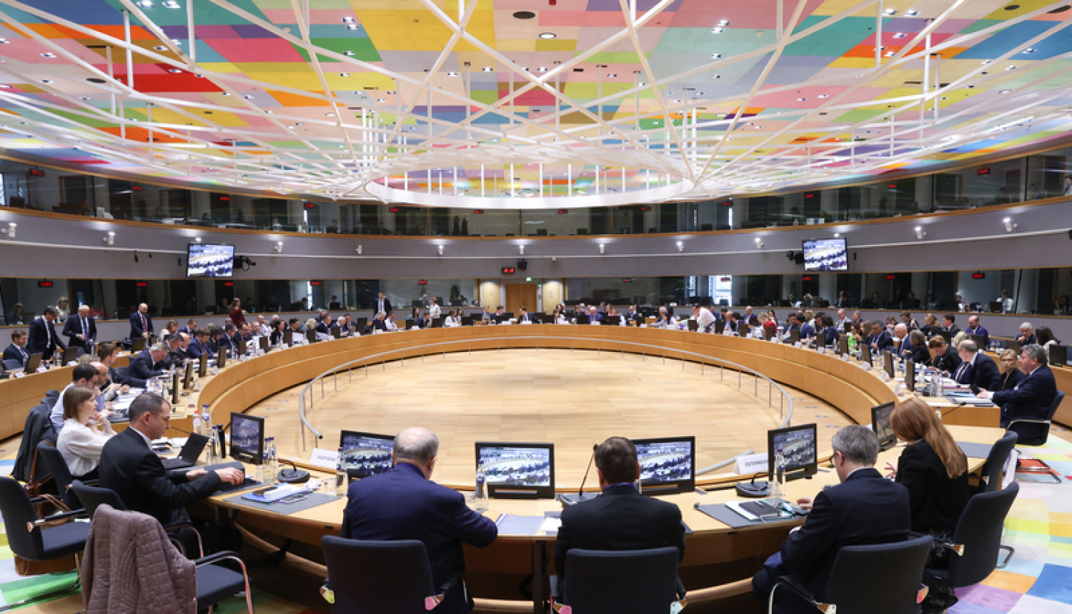 Tikšanās laikā ar EUSPA direktoru pārrunā ES kosmosa programmas lomu drošības un aizsardzības stiprināšanā.