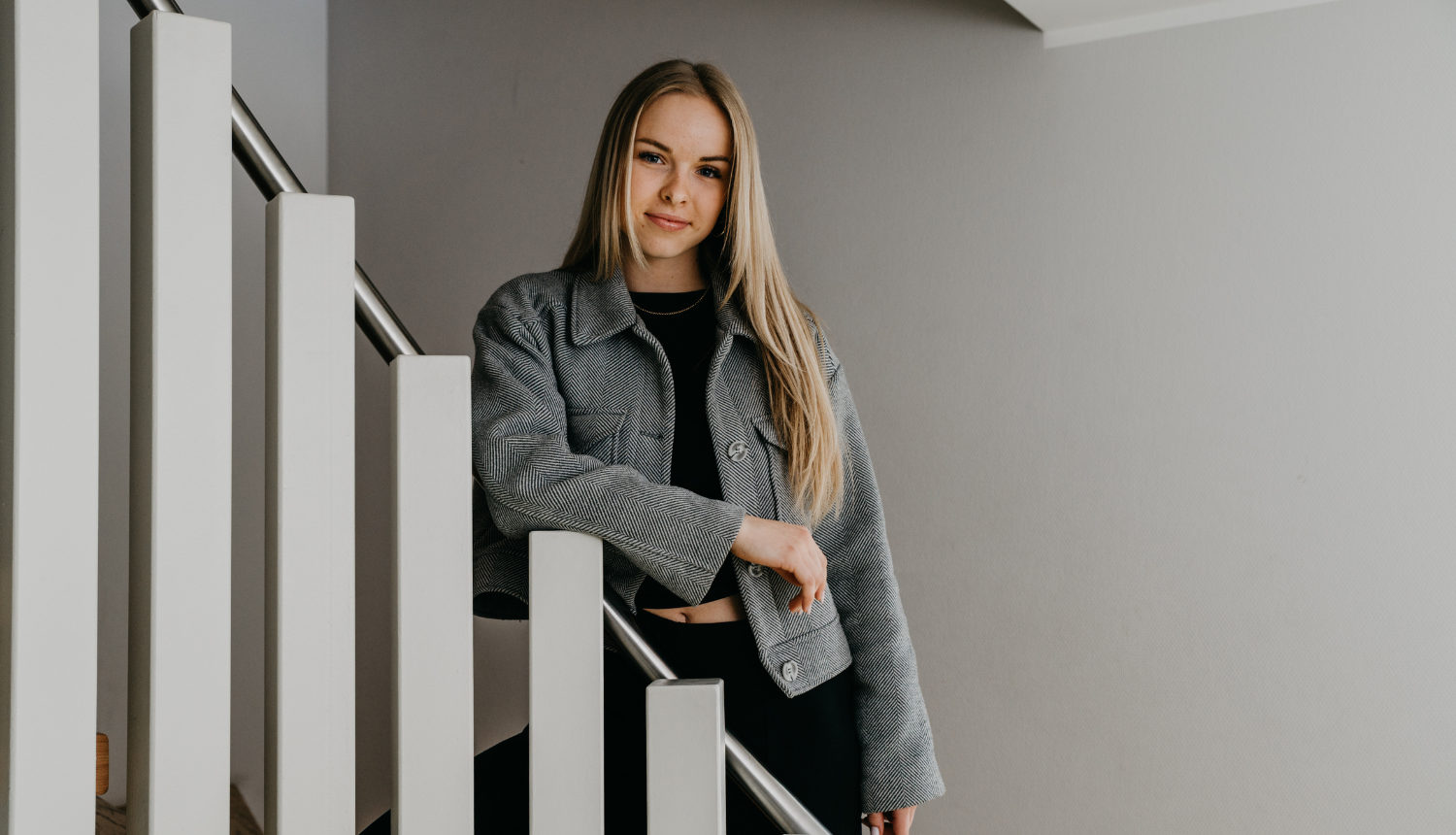 Estere, Raiņa vidusskolas skolniece