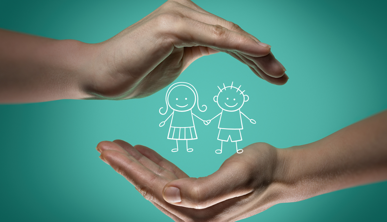 No rokām uztaisīts aplis, aplī redzami divi uzzīmēti bērni sadevušies rokās