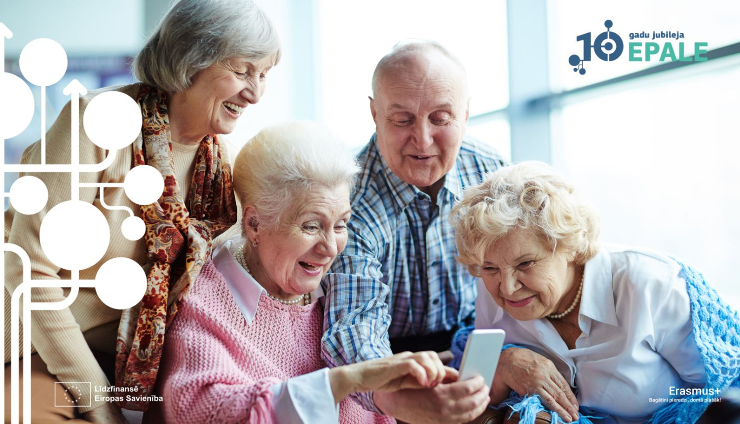 Seniori pēta telefonu. EPALE logo.