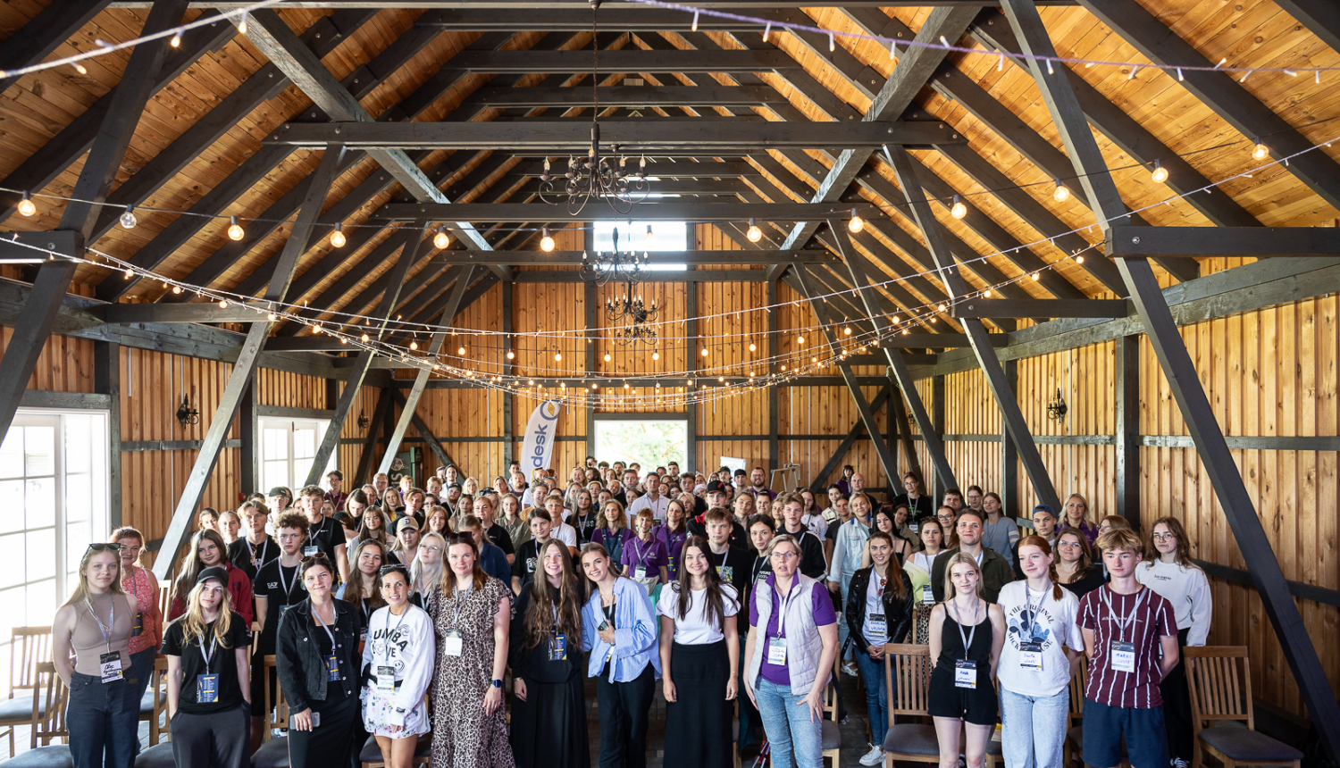 Projektu nakts dalībnieku kopbilde