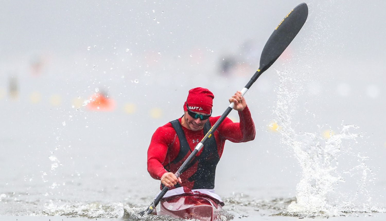 Kanoe airētājs Akmens