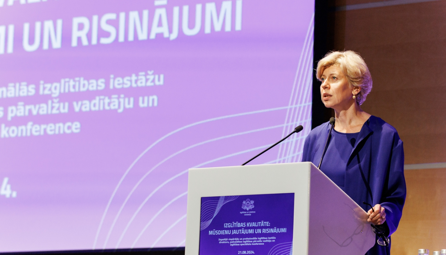 Ministre Anda Čakša uzstājas konferencē