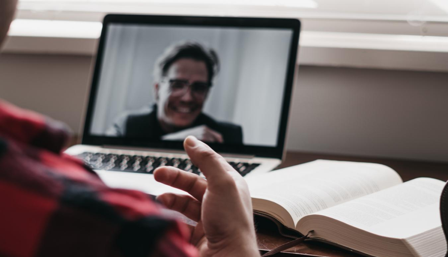 IZM ar Rektoru padomi pārrunā atbalsta pasākumus Covid-19 seku novēršanā augstākajā izglītībā