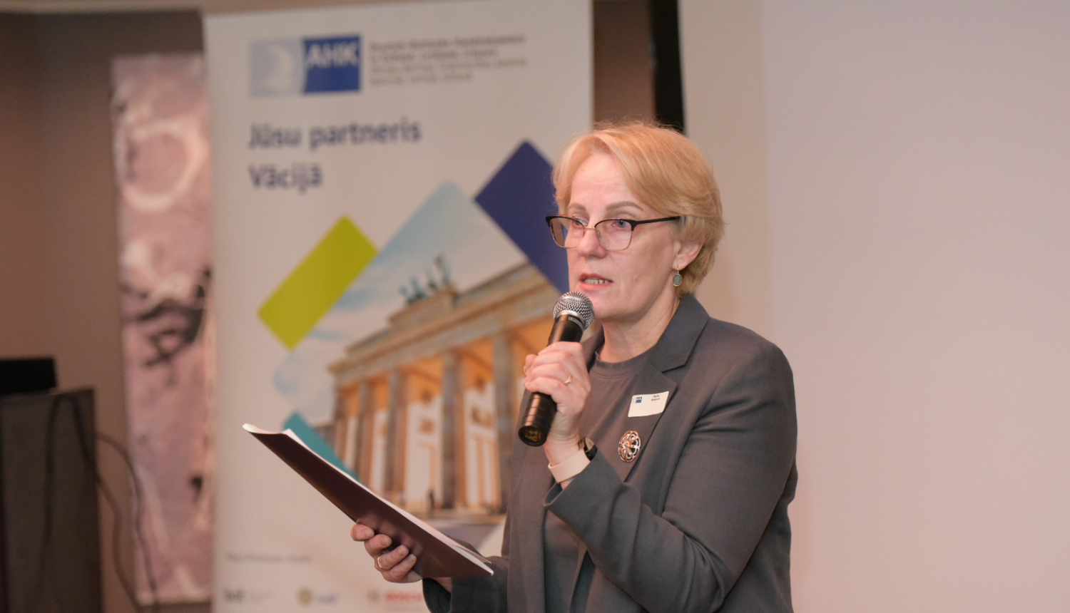 Baiba Bašķere saka uzrunu