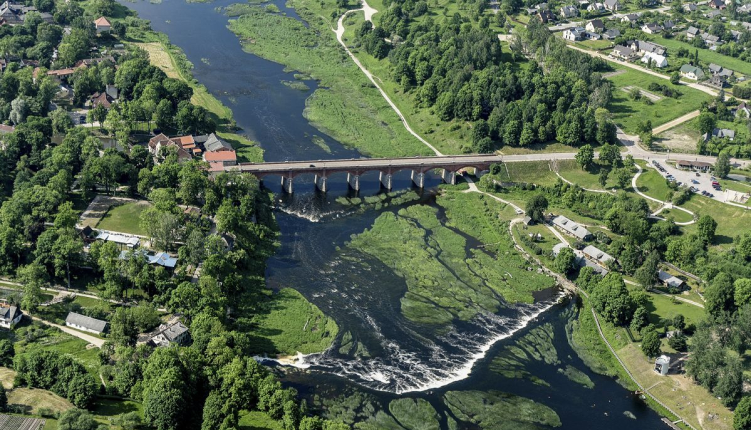 Kuldīga no putna lidojuma