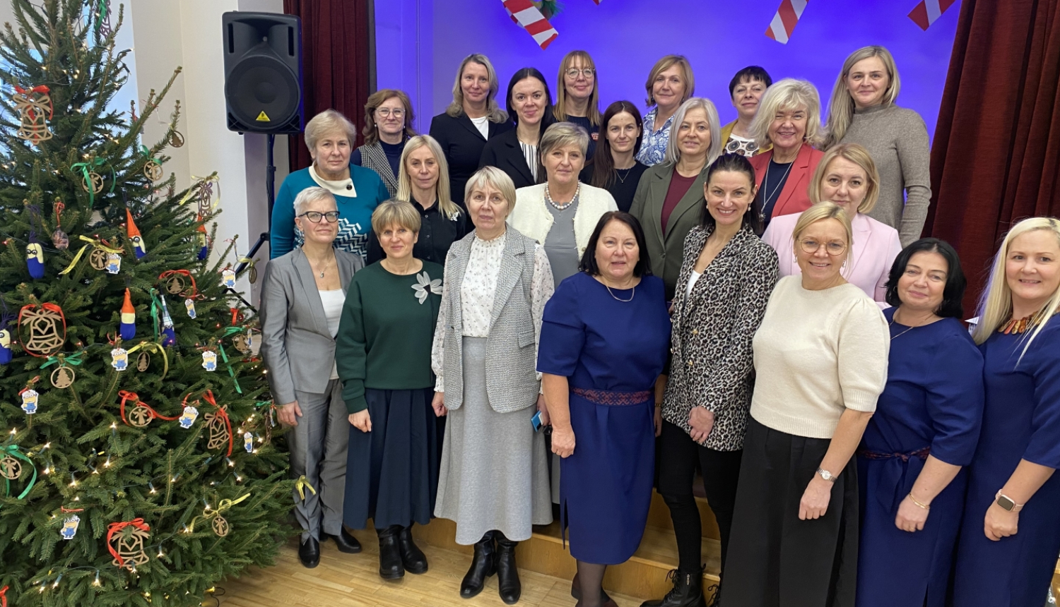 Speciālās izglītības iestāžu–attīstības centru semināra dalībnieku kopbilde