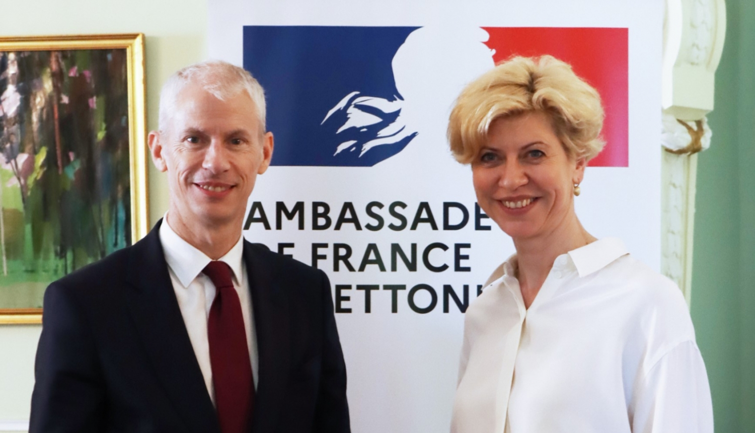 Francijas ārējās tirdzniecības, ekonomikas veicināšanas, frankofonijas un franču diasporas lietu valsts ministrs Franks Riestērs un izglītības un zinātnes ministre Anda Čakša 