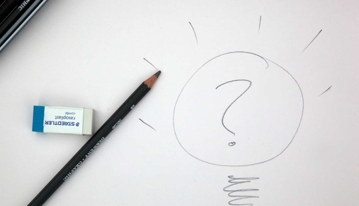 zīmulis un dzēšgumija