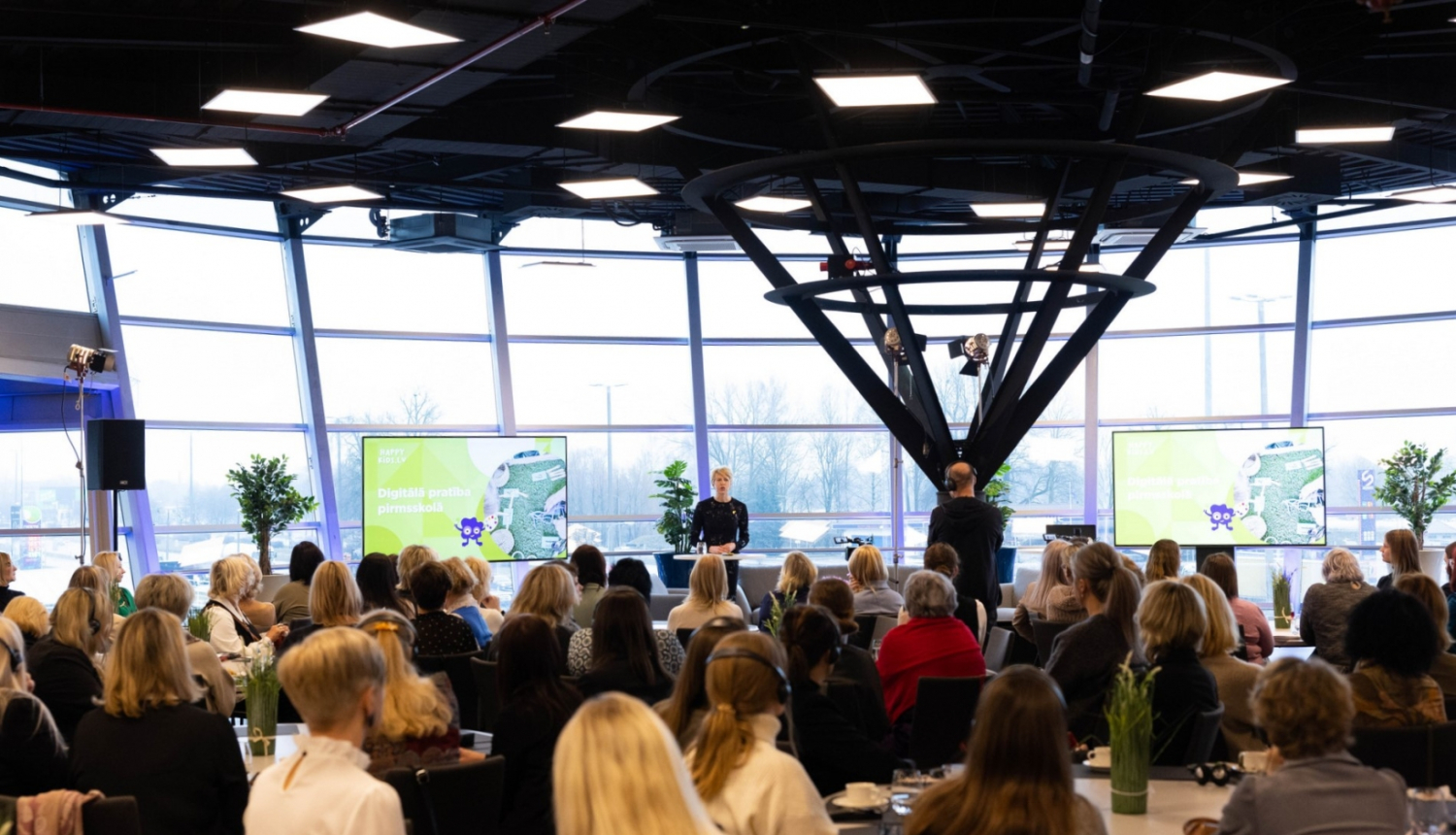 Ministre uzstājas konferencē "Digitālā pratība pirmsskolā"