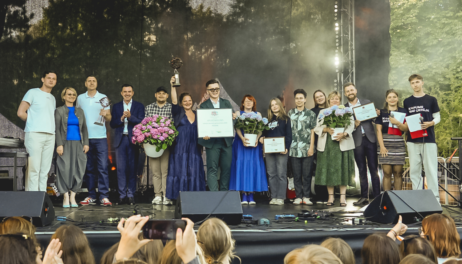 "Latvijas Jauniešu galaspilsēta 2026" uzvarētāju paziņošana uz skatuves