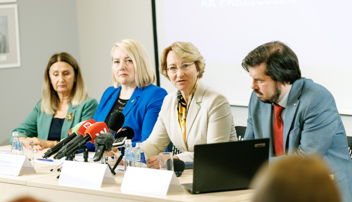 Preses konferences dalībnieki