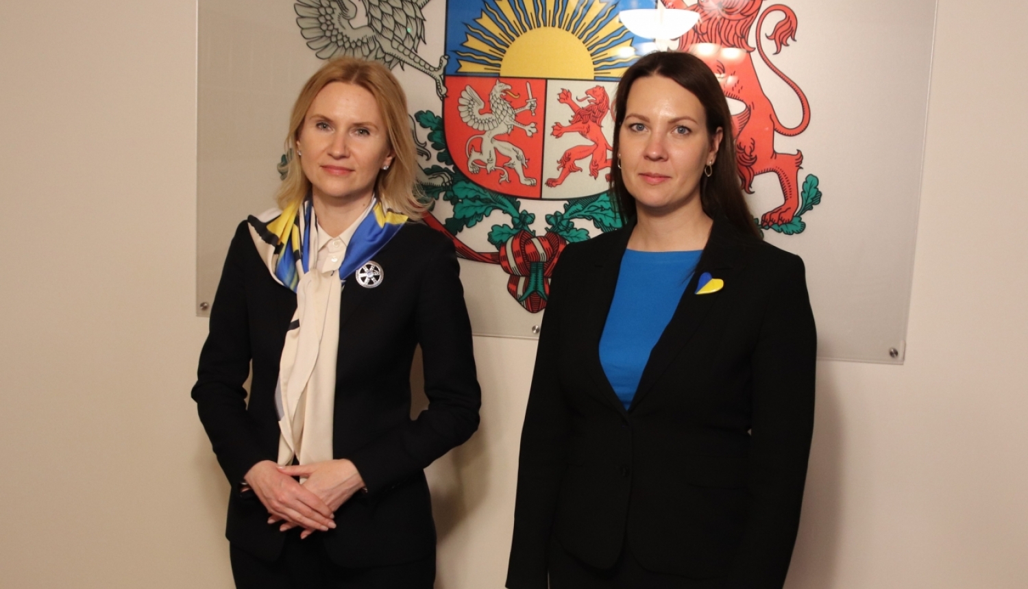 Ministre tiekas ar Ukrainas parlamenta parstavi
